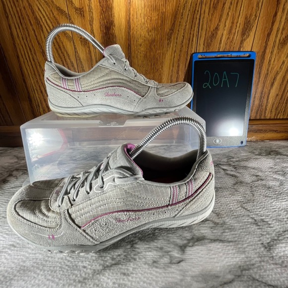 Skechers Relaxed Fit Memory Foam Gray Walking Shoes Size 8.5 Comfort Cushioned - Picture 1 of 8